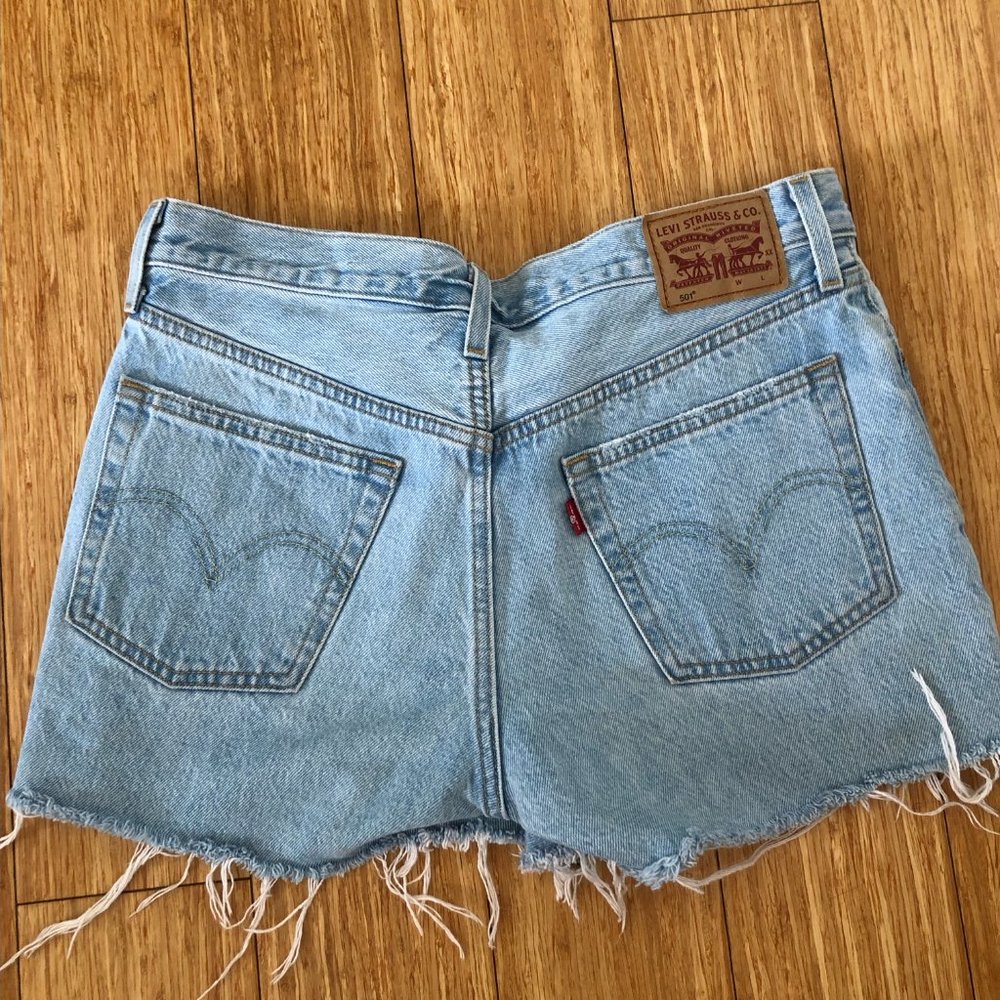 Cut off Levi's - Picture 2 of 2